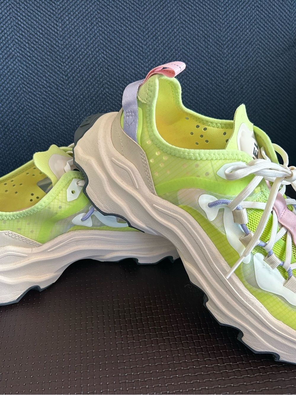 SOREL Kinetic Breakthru Tech Lace Shoes Women US 10.5 Tippet Grill NeonGreen New